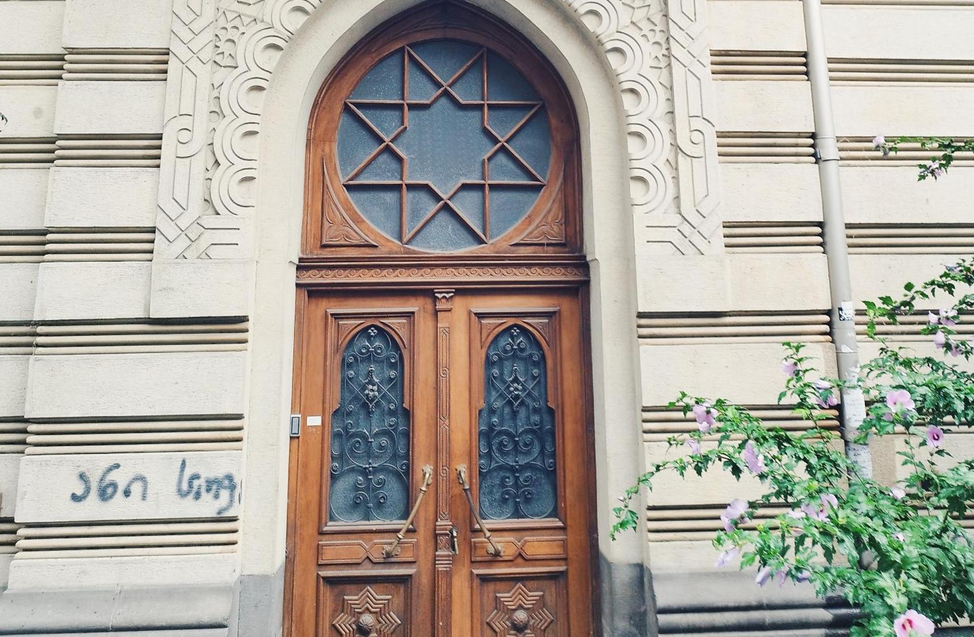 Sofiko Apartment In A Legendary Building Тбілісі Екстер'єр фото